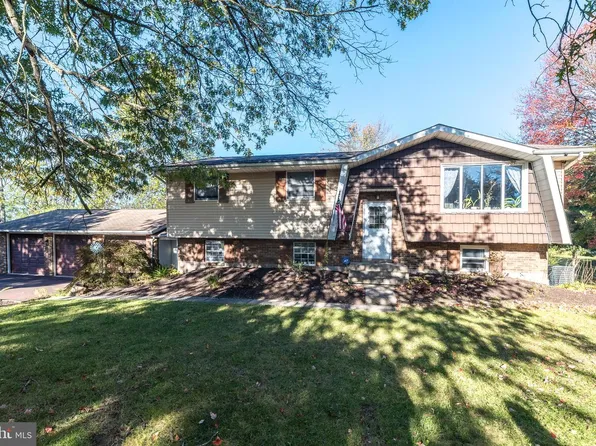 3021 Finland Rd, Pennsburg, PA 18073