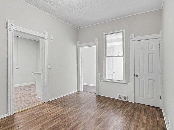 4th image of 2913 18th Ave S