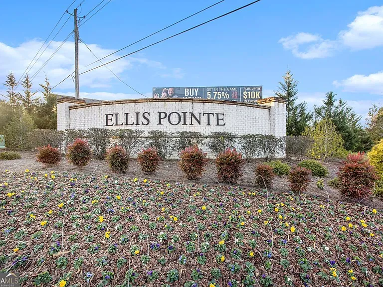 2414 Fitts Dr — Photo 4