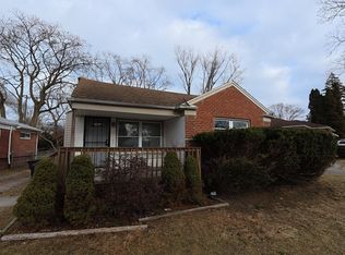 22482 Ray St, Detroit, MI 48223