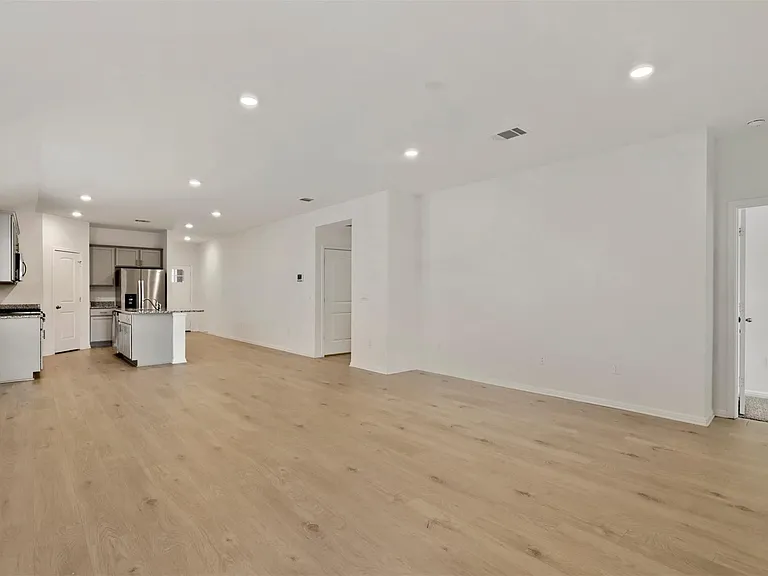 2816 Owl Head Dr — Photo 6