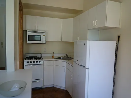 Rented by New Yorker Realty | media 17