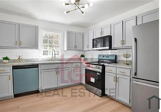 3009 Alston Dr — Photo 3