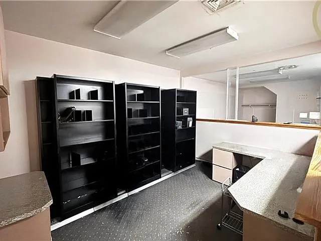 Studio, $7,000 — Photo 4
