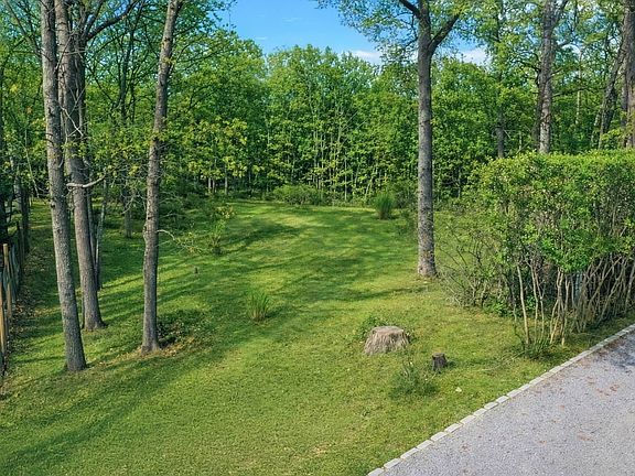 4th image of 2736 Deerfield Rd