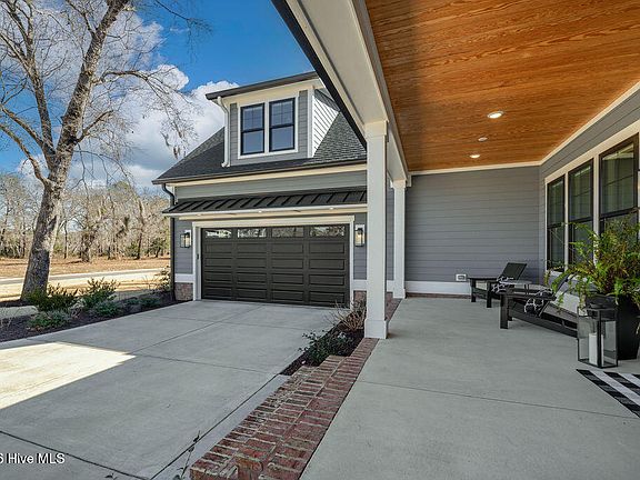 4th image of 9143 Fallen Pear Lane NE