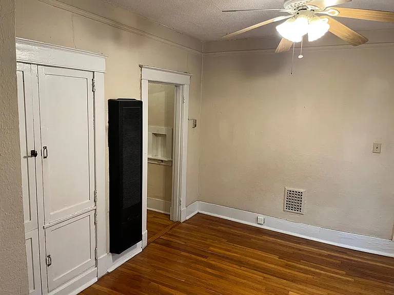 240 N McNeil St #3 — Photo 9