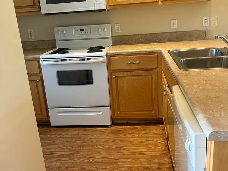 3611 Eagle Ln — Photo 3