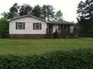 170 Della Ln, Six Mile, SC 29682