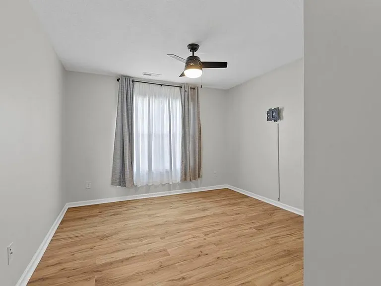 302 Aquamarine Cir — Photo 15