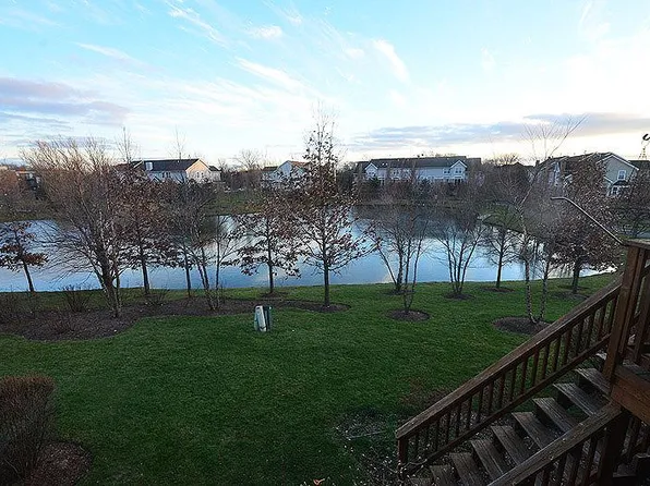 313 Lucille Ln, Schaumburg, IL 60193