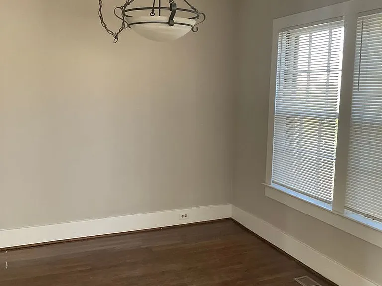 438 S Margin St — Photo 16