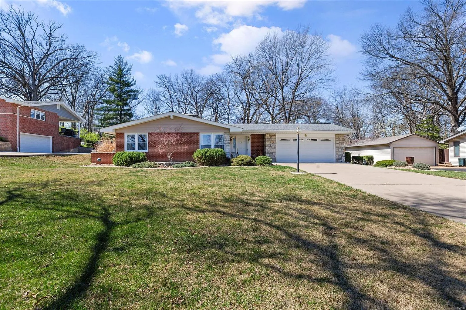 9431 Oakwood Manor Ln photo 1
