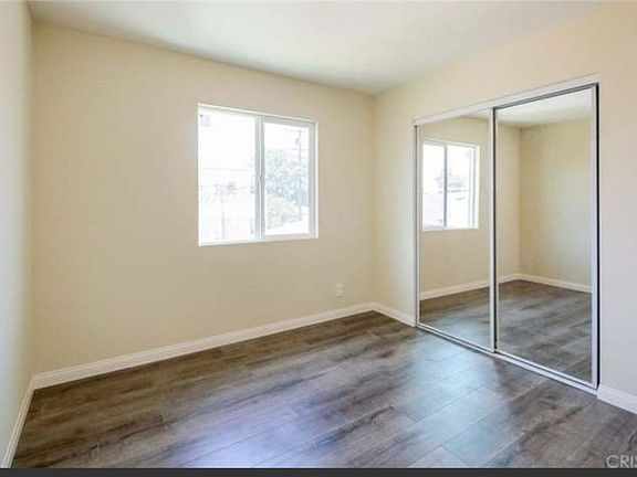 3rd image of 6614 Balboa Blvd APT 3