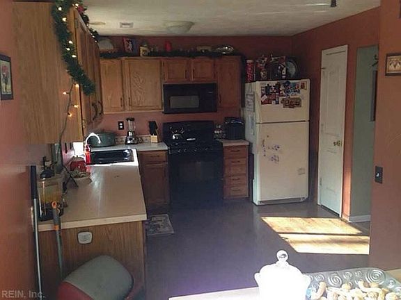 3rd image of 2417 Rockwater Circle