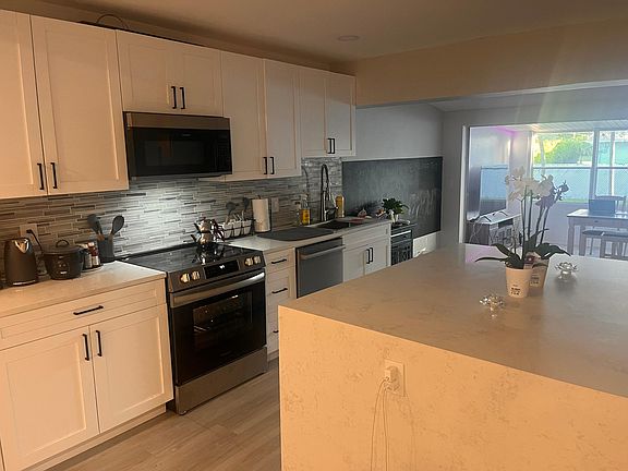 4th image of 1655 NE 45th St