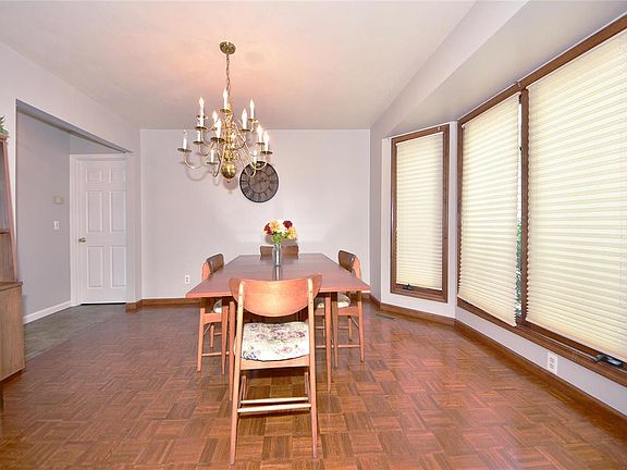 5th image of 1815 Chateau Du Mont Dr