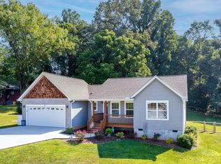 11 Pinnacle Valley Dr, Candler, NC 28715