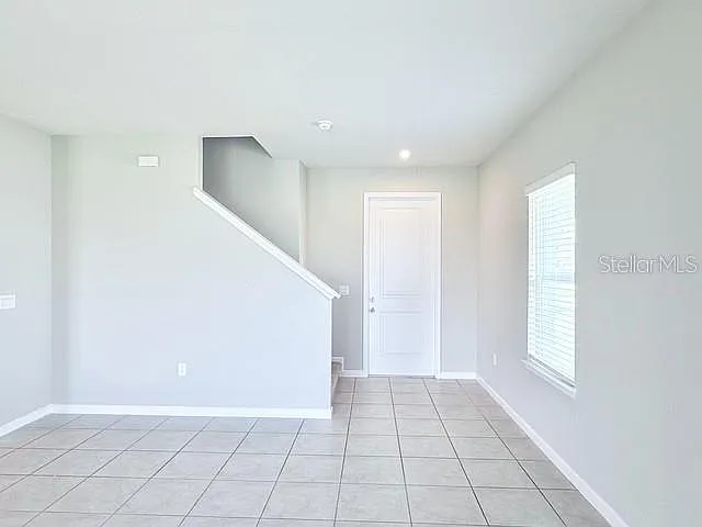 4 bed, 2.5 bath, 2048 sqft, $2,450 — Photo 4