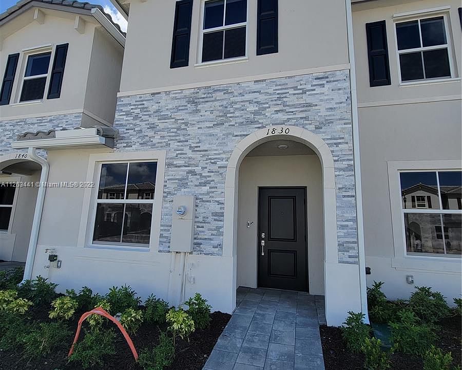 1st image of 1830 SE 26th Ave #1830