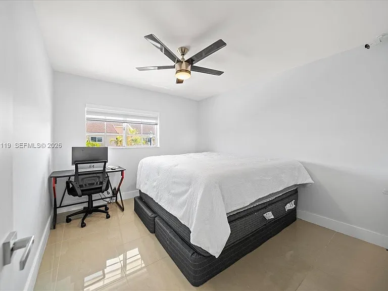 15341 SW 36th St — Photo 3