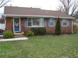 102 Eastern Ave, Coraopolis, PA 15108
