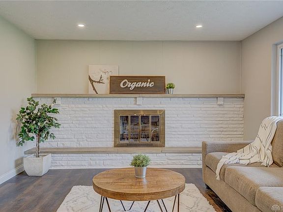 2nd image of 1125 Regal Hill Dr