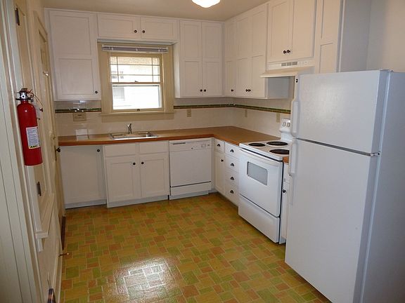 Spacious kitchen