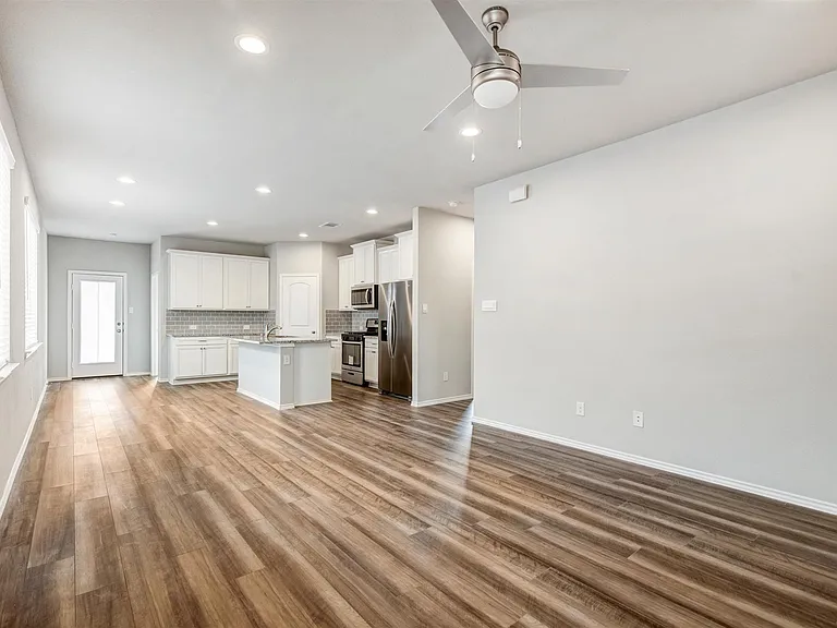 9304 Colonial Bent Ct — Photo 6