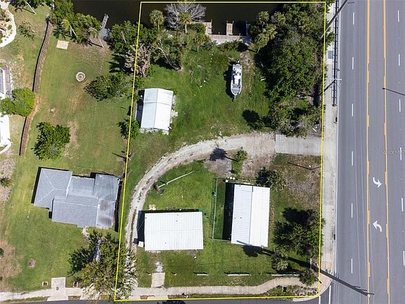 4th image of 1695 Manor Rd