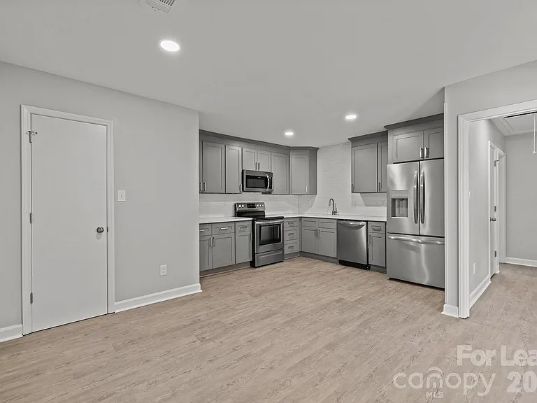 1853 Lakedell Dr — Photo 9