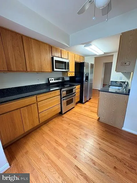 3 bed, 3.5 bath, 1287 sqft, $2,900 — Photo 3
