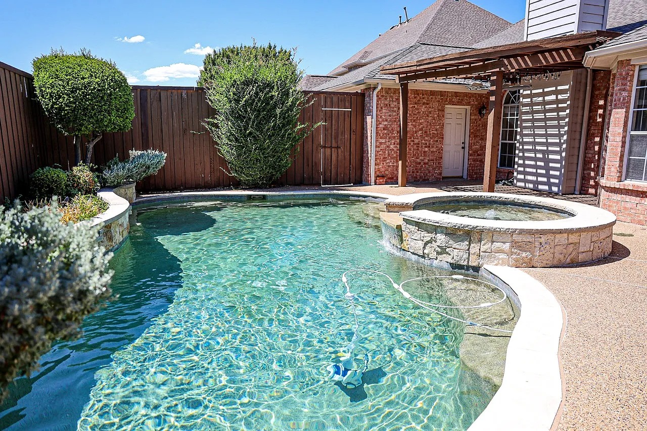 5 bed, 3566 sqft, $4,595 — Photo 4