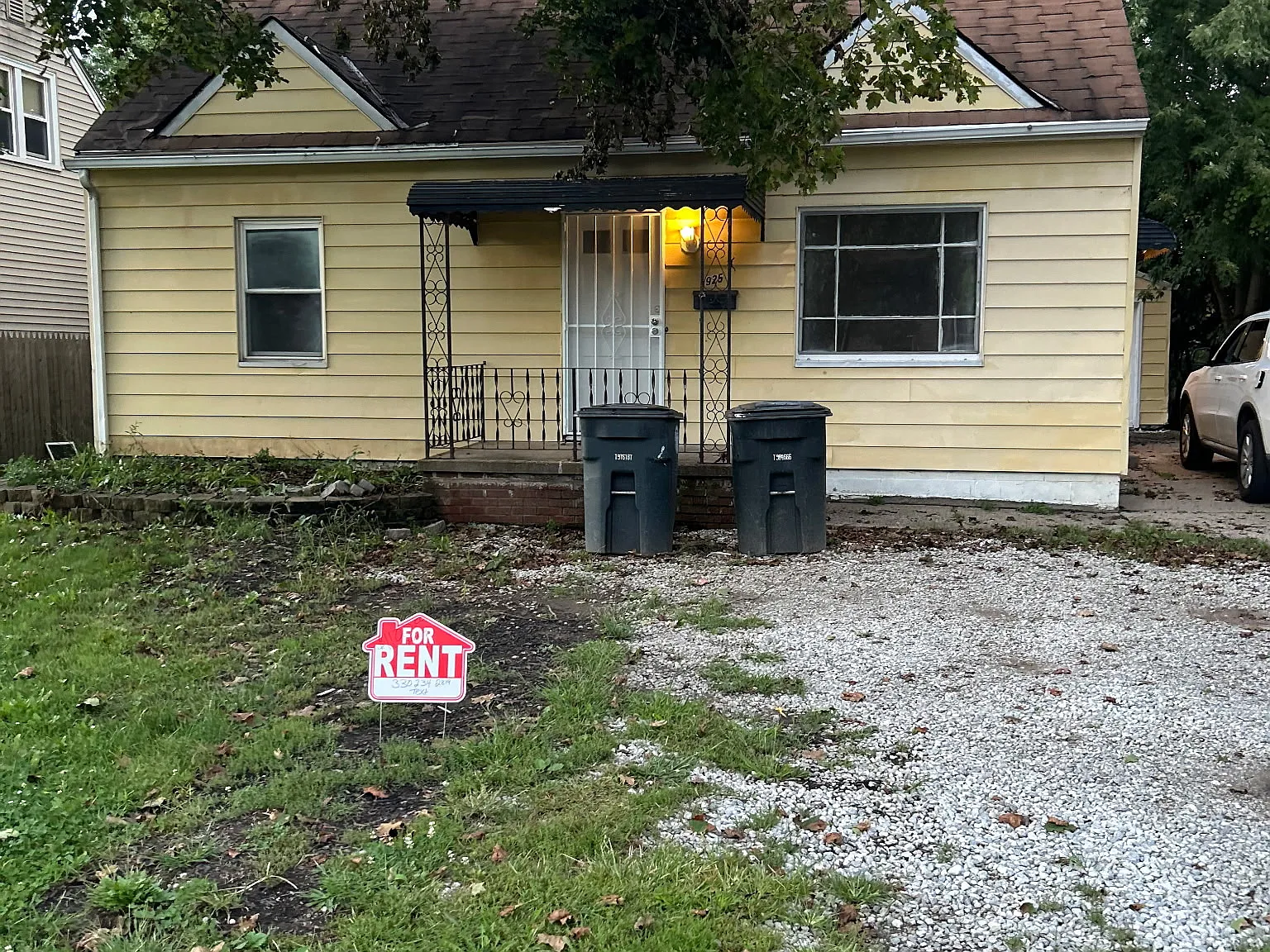 925 E Archwood Avenue — Photo 1