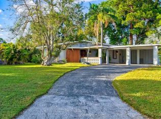 615 Saint Andrews Dr, Sarasota, FL 34243