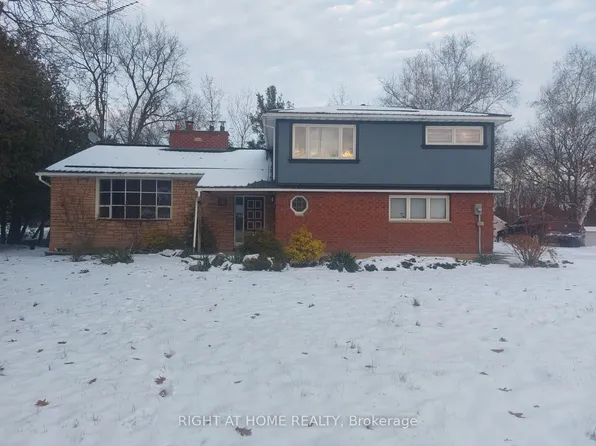 19 Shepherd Rd, Whitby, ON L1M 1G8