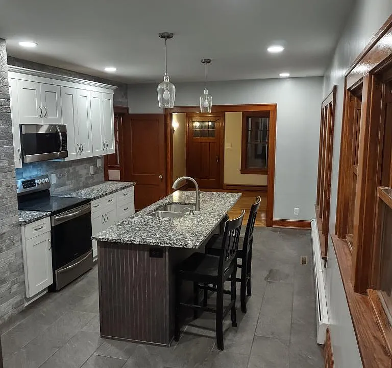 134 Kenwood Ave #1