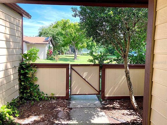 4th image of 5878 Sagunto St