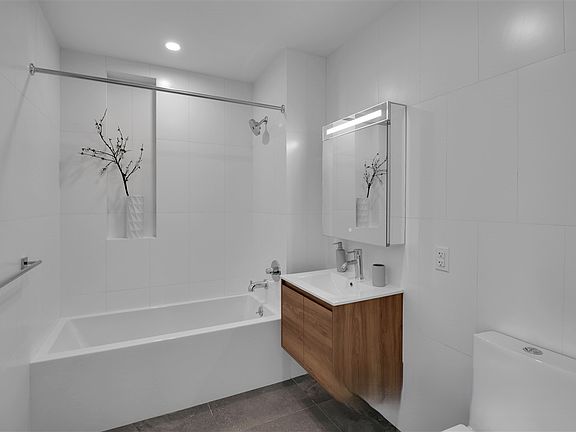 5th image of 280 Meeker Ave #605