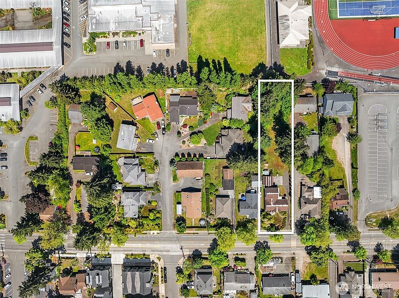 2nd image of 320 NE 185th Street