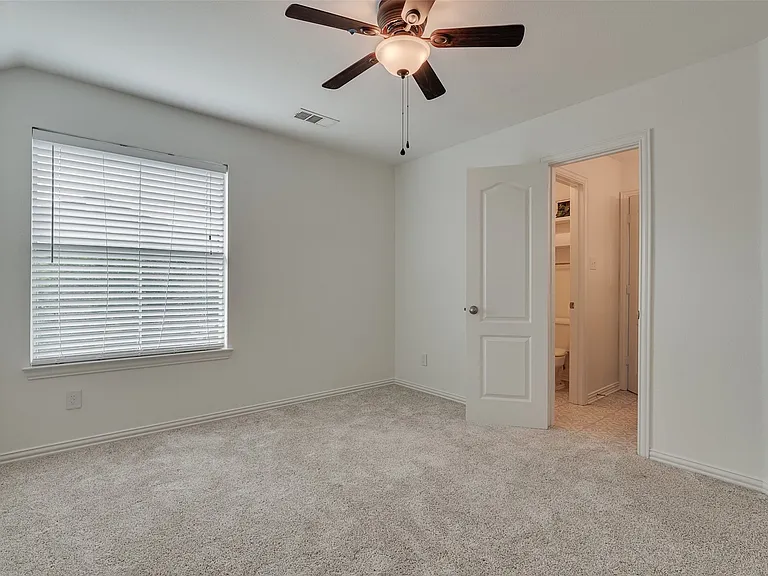 4411 Voyager Dr — Photo 36