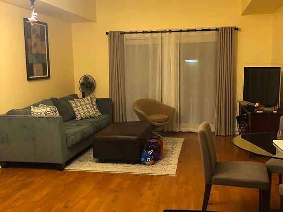 3rd image of 5588 N Lincoln Ave APT 405