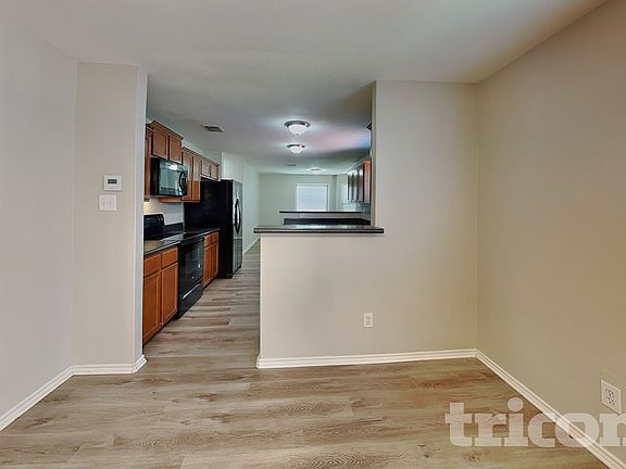 4th image of 10411 Trotters Bay
