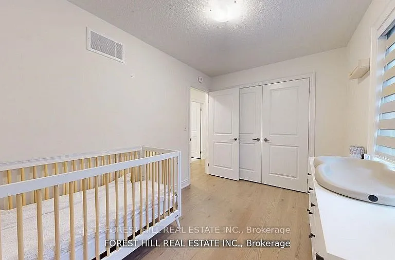 54 Montrose Blvd — Photo 13