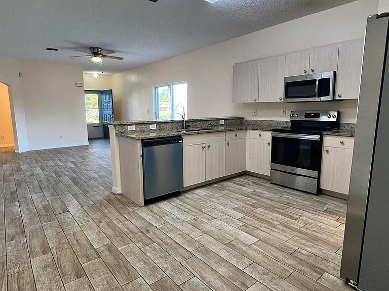 957 W Bimini Ave — Photo 6