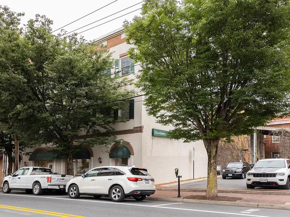 7 W Piccadilly St APT F, Winchester, VA 22601