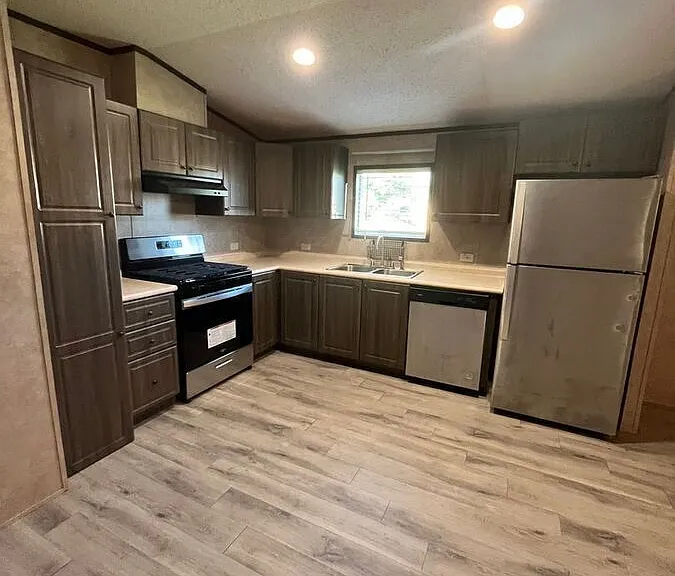 675 E Mills Dr — Photo 5