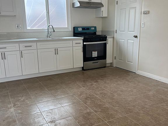 4th image of 12720 Kalnor Ave #1