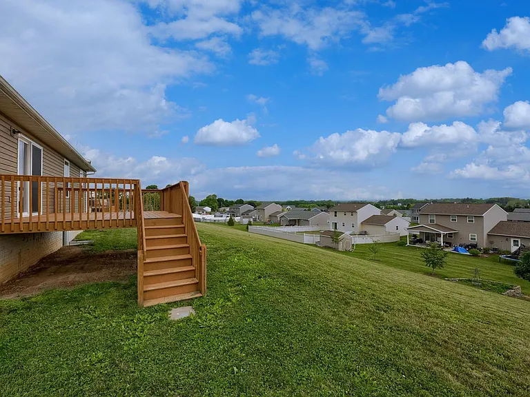 10 Hillside Dr — Photo 26