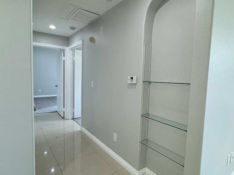 12222 Moorpark St #206 — Photo 17